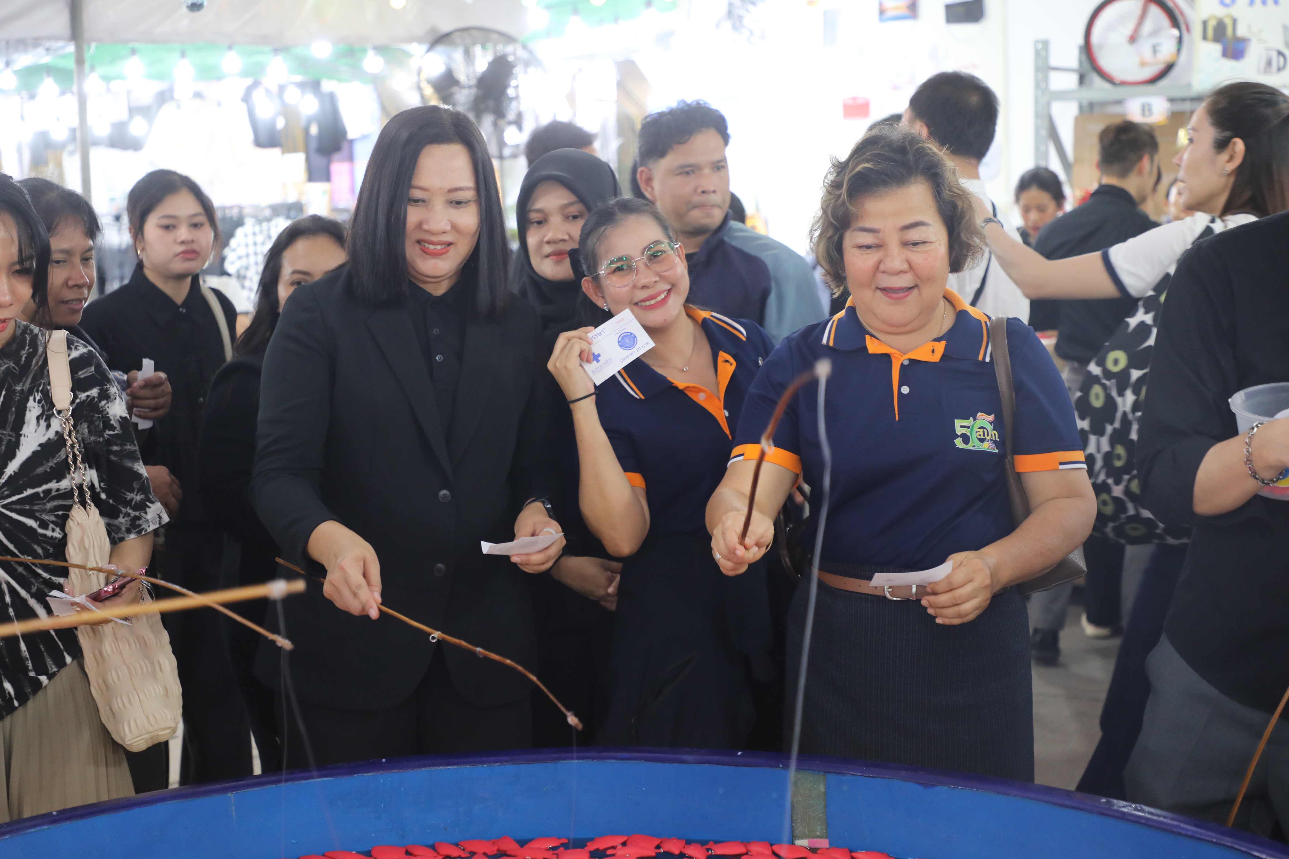 title - ส.ป.ก. ร่วมออกร้าน ภายในบูธกระทรวงเกษตรและสหกรณ์ งานกาชาด ประจำปี 2568